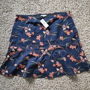 NWT Loft Navy trumpet style stretchy floral skirt